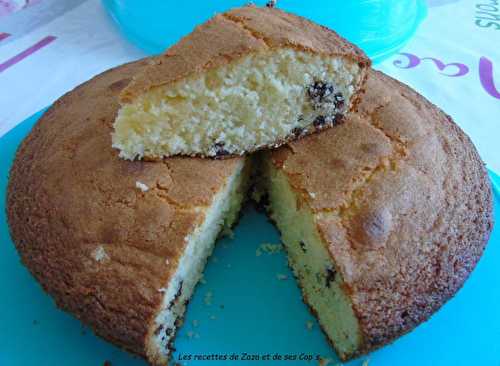 Gâteau au yaourt à la fleur d'oranger - Les recettes de Zaza .
