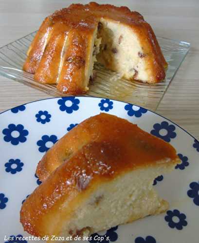 Gâteau de semoule aux raisins , rhum et caramel - Les recettes de Zaza .