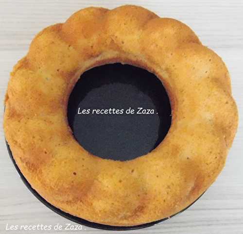 Gâteau moelleux à la crème et à la vanille