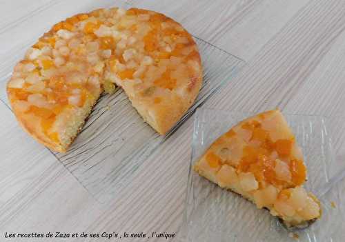 Gâteau renversé aux fruits au sirop et à la fleur d'oranger