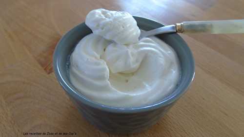 Mousse très vanillée au yaourt - Les recettes de Zaza .