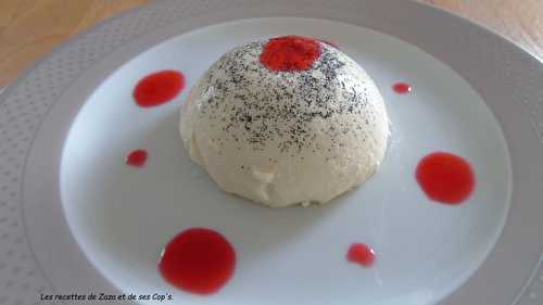 Panna Cotta vanille et son coulis de framboises du jardin