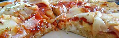 Pizza Bacon / oignon - Les recettes de Zaza .