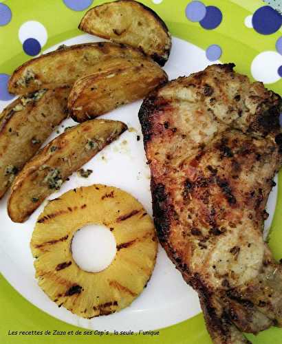 Pommes de terre grillées aux herbes et côtes de porc à l'ananas grillé