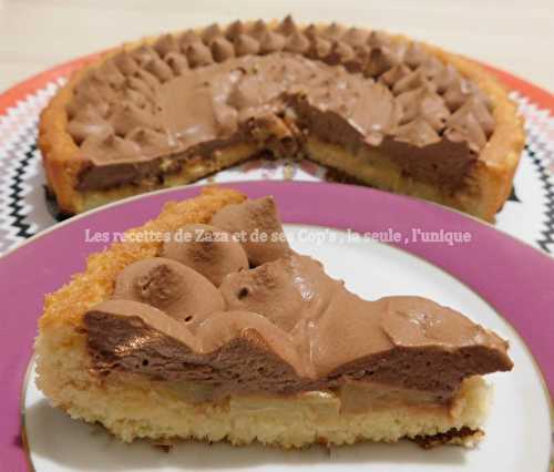 Tarte à l'ananas doré sur biscuit madeleine à la vanille et sa ganache montée au chocolat noir .