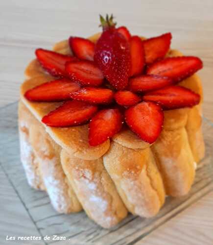 Charlotte aux fraises à la chantilly mascarpone