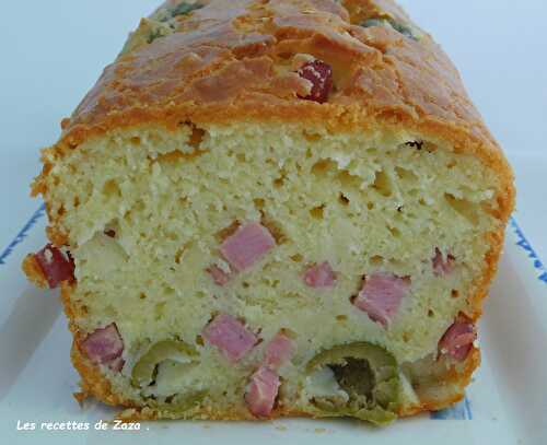 Cake au jambon , emmental , olives et vin blanc