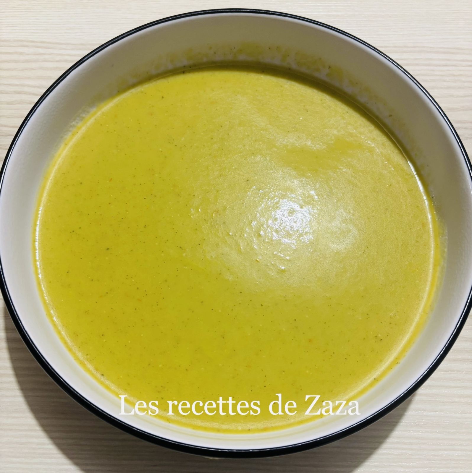 Soupe au Easy Soup avec légumes abandonnés du congélateur