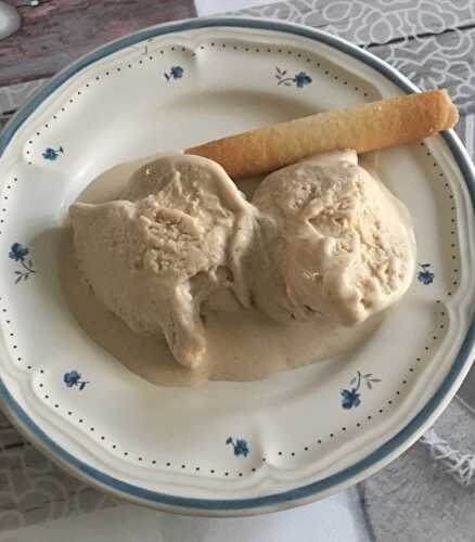 Glace au praliné noisettes