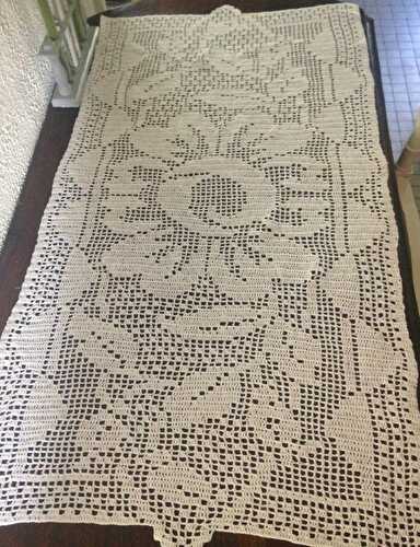 Jeté de table au crochet