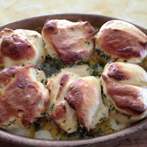 Soufflés de Saint-Jacques sauce vin blanc ciboulette