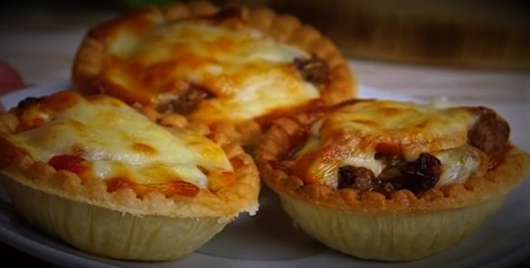 Bouchées : Les Tartelettes à la pizza carnivore - Délices faciles à réaliser