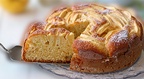 Cake au yaourt  aux pommes "sans beurre" - délicieux - Recette Mixte