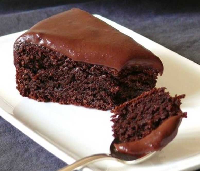 Cake avec glaçage au chocolat - Cuisine Facile - Recette Mixte