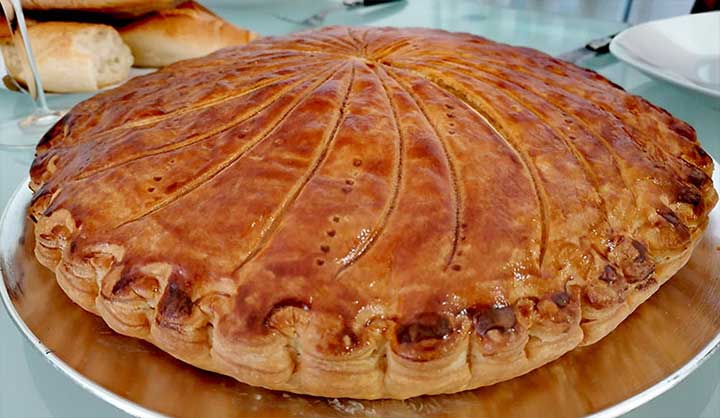 Galette des rois à la crème d’amande de Cyril Lignac - Recette Mixte