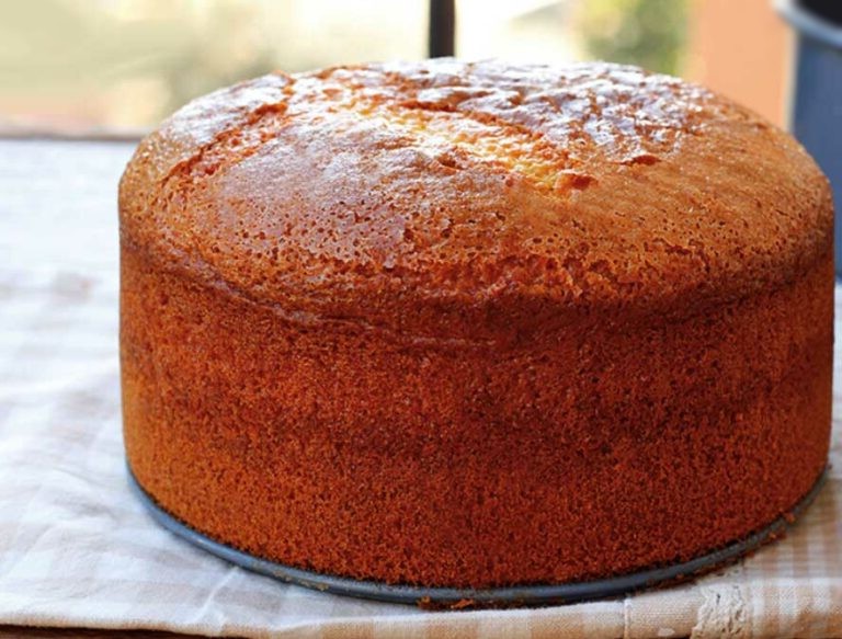 Gâteau au yaourt ultra moelleux facile - Recette Mixte