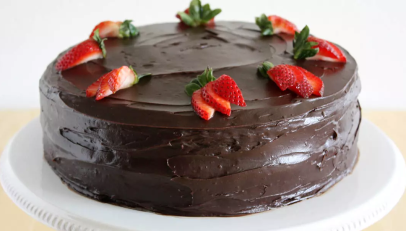 Gateau fraise chocolat noir - Cuisine Facile - Recette Mixte