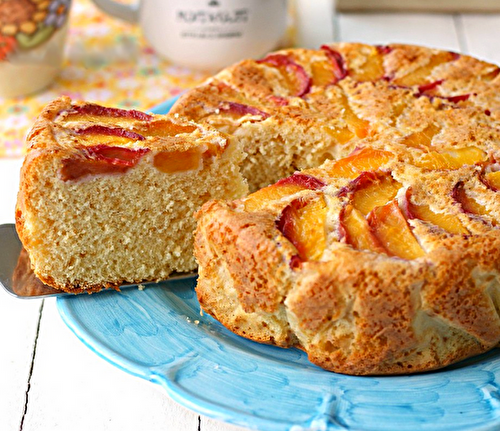 GÂTEAU INVERSÉ AUX PÊCHES sans beurre ni huile - Recette Mixte