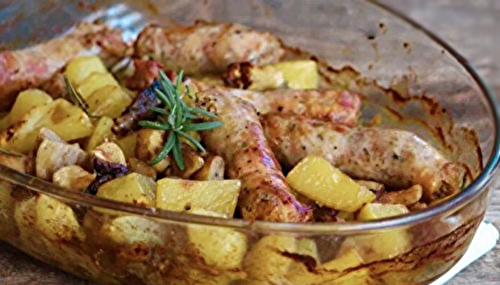 Recette de saucisses champignons et pommes de terre au four - Recette Mixte