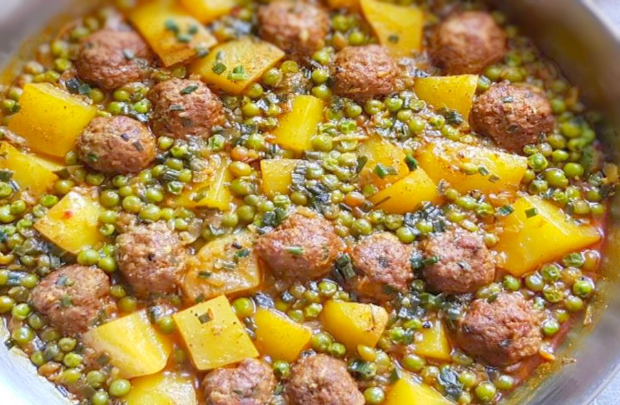 Tajine de viande hachée, petits pois et pommes de terre - Cuisine Facile