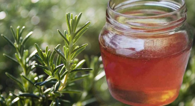 Recette de gelée au romarin maison avec des herbes du jardin