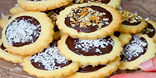 Biscuits au beurre enrobés de chocolat : Un délice