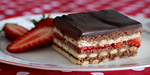 Gâteau Chocolat-Fraise Élégance : Recette Raffinée en Étapes