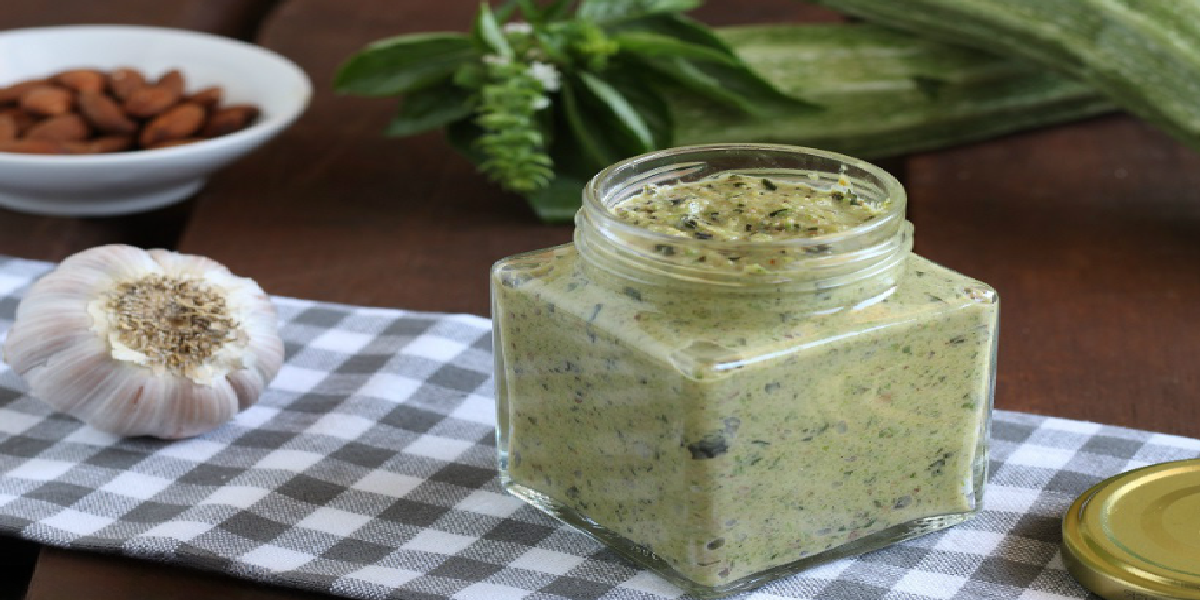 Pesto Subtil de Courgettes et Amandes au Basilic