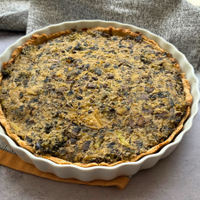 Tarte aux poireaux, champignons et brocolis