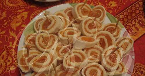 Aperitivo - Rolinhos de Salmão / Amuse Bouche - Petits Rouleaux au Saumon