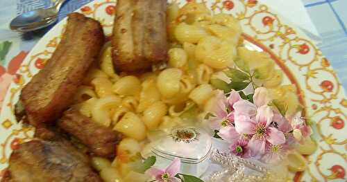 Macarrão com Tomate e pimentos  /  Macaron au Tomates et poivrons