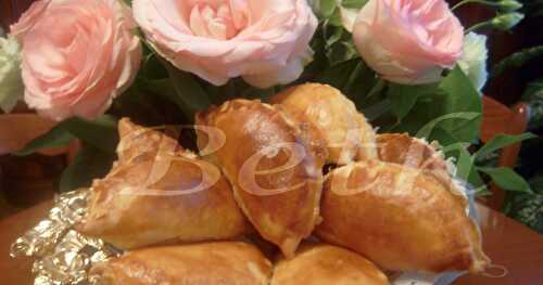 Petits feuilletés Fourée à la Marmelade de Pommes Faite Maison  / Folhados Recheados com marmelada de maçã Caseira