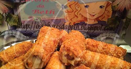 Rolos de Queijo e Salsicha / Cheese sausage bread rolls.