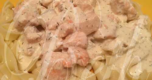 Tagliatelle com Cubos de Salmão Fresco / Tagliatelles aux Dés de Saumon Frais