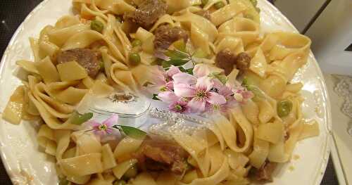 Tagliatelles com Carne Estufada  /  Tagliatelles au Viande étuvée