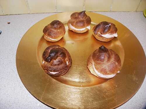 Choux a la mousse aux fraises