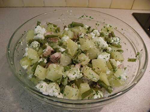Salade de pomme de terre,haricot vert,fêta et poulet