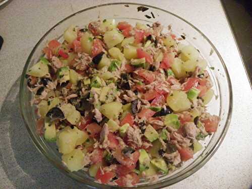 Salade de pomme de terre, thon