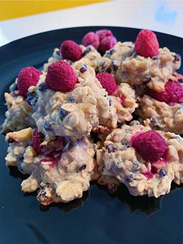 Biscuits aux bananes, raisins de Corinthe et noix de Grenoble