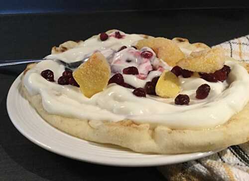 RECETTE-Pain naan avec yogourt à la vanille sans lactose, mangue, ananas et arilles de grenade