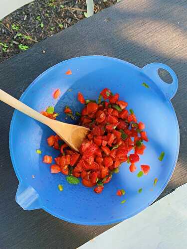 Salsa aux fraises, piment jalapeño, lime et coriandre