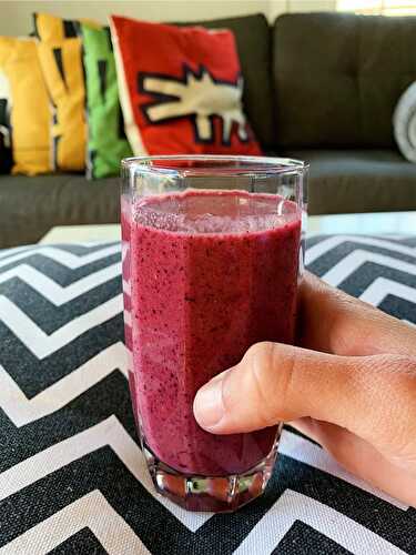 Smoothie aux bleuets, framboises et à la banane