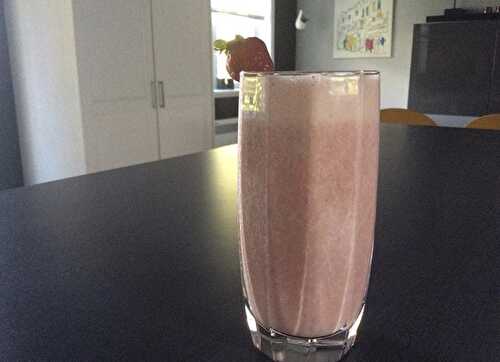 Smoothie déjeuner fraises-bananes