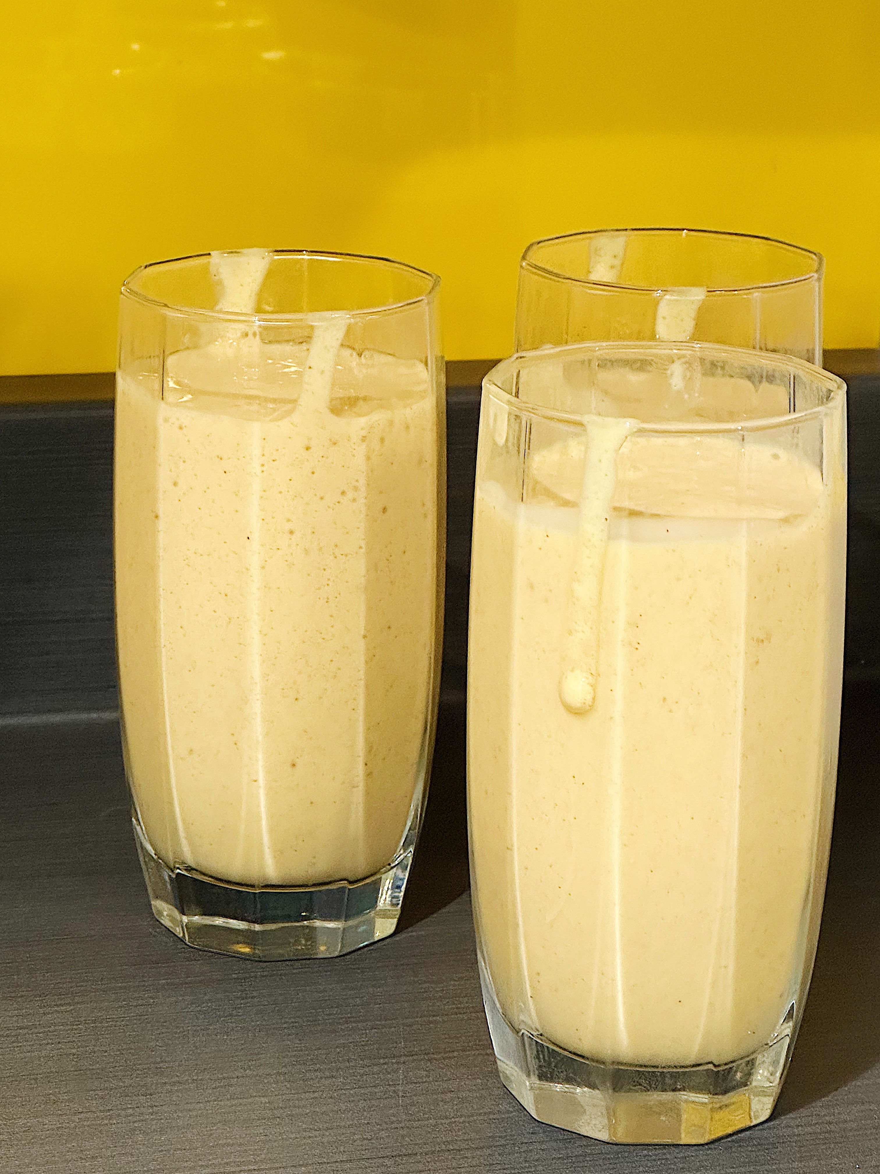 Smoothie protéiné à la mangue et amandes