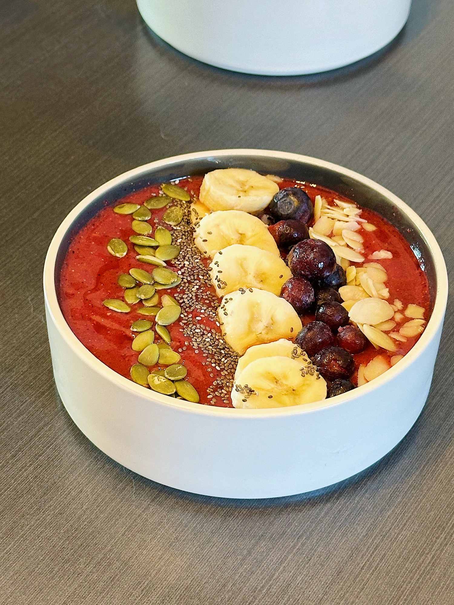 Bol de smoothie aux fruits des champs - Les Zackardises