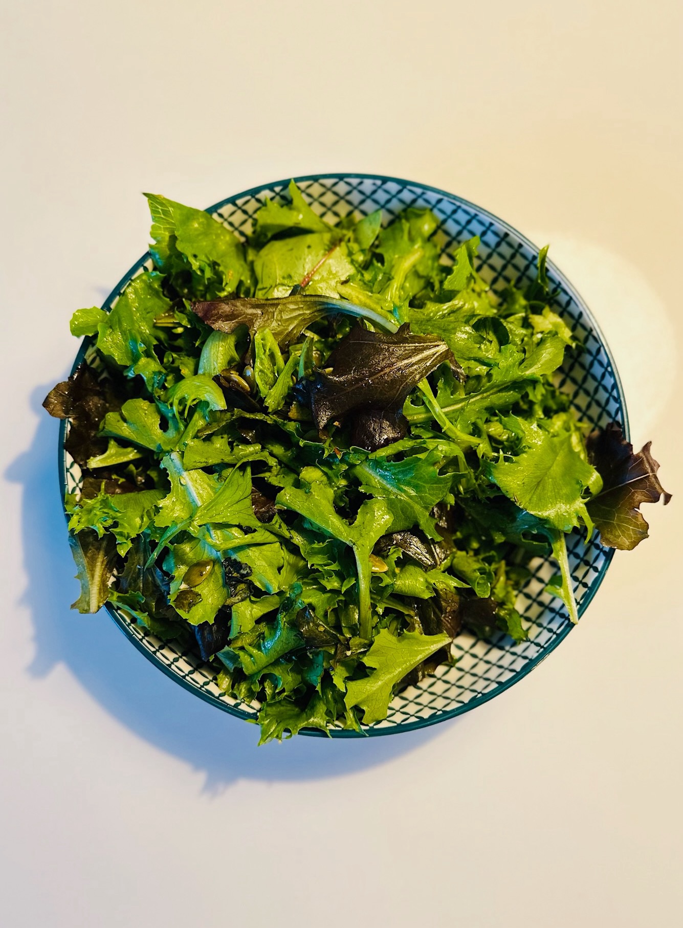 Salade mesclun et vinaigrette au citron - Les Zackardises
