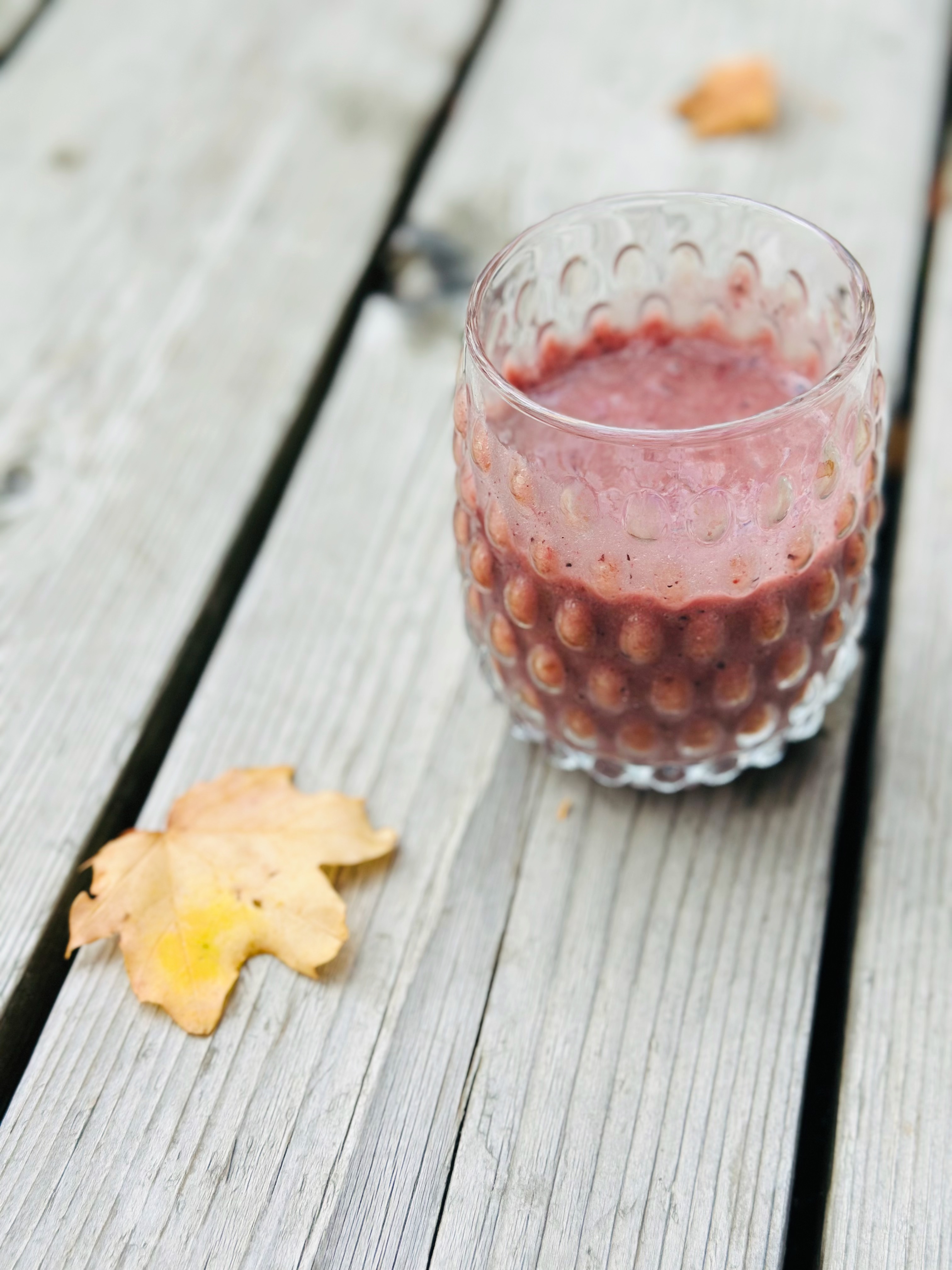 Smoothie rose à la mangue - Les Zackardises