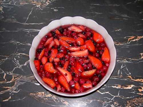 SOUPE DE FRAISES ET FRUITS ROUGES