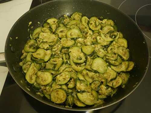 POÊLÉE DE COURGETTES  AUX HERBES DE PROVENCE