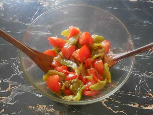 SALADE DE TOMATES ET DE POIVRONS